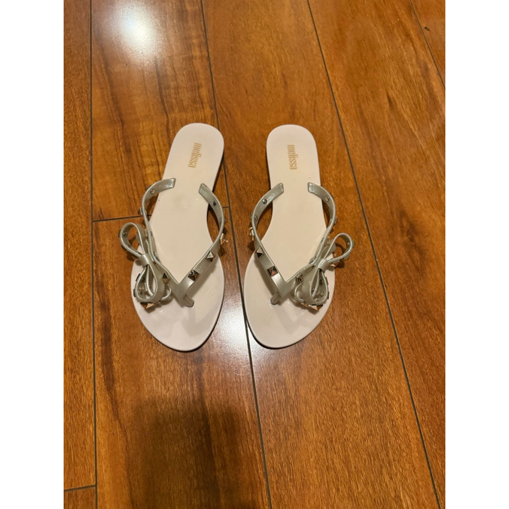 Women's Melissa Beige Silver Studded Bow Thong Sandals Size 7 - Picture 2 of 4